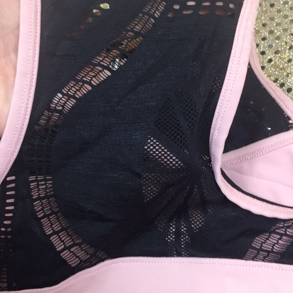 Nwt Bebe keyhole lace workout top - Picture 8 of 8